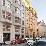 Luxury Apartment On Old Town Square