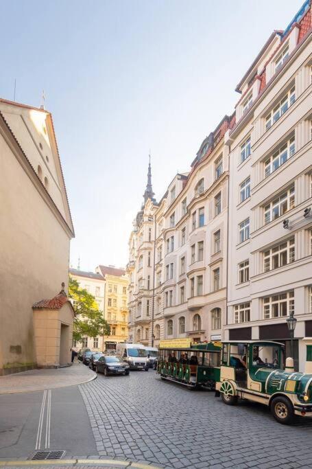 Apartment Luxury Apartment On Old Town Square *