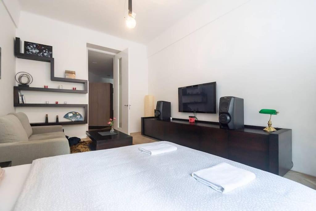 Apartment Luxury Apartment On Old Town Square
